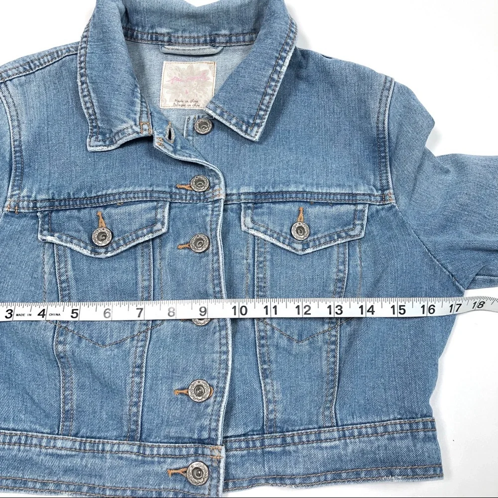 FREE PEOPLE 🔥🔥🔥cropped denim jean jacket - Picture 8 of 11